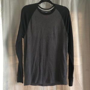 Old Navy Men’s Thermal Knit Long Sleeve Tee